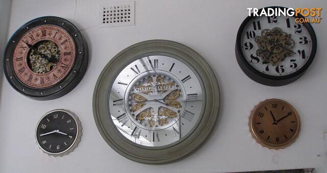 Large 60 Cm Classic Antique Look Metal Wall Clock W/ Exposed Decorative Moving Gears