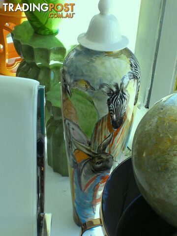 Large Handpainted Vase Zoo Portraits - photo 4 of 4