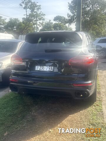 2017 Porsche Cayenne Sports platinum e-hybrid Hybrid turbo SUV Automatic - photo 2 of 3
