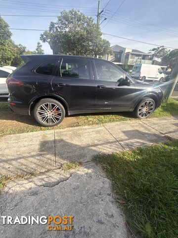 2017 Porsche Cayenne Sports platinum e-hybrid Hybrid turbo SUV Automatic
