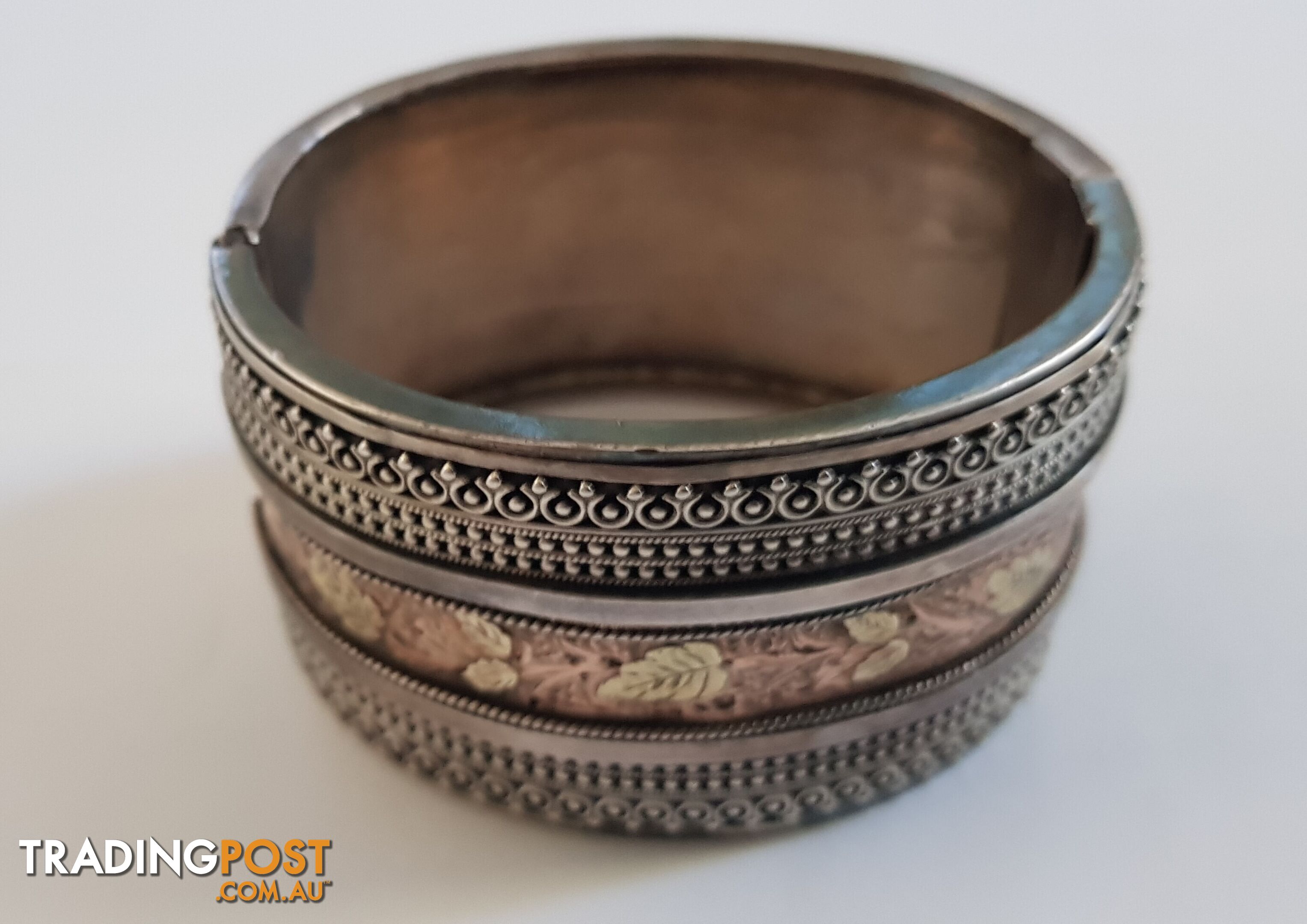 Antique (Victorian) Womens Bangle