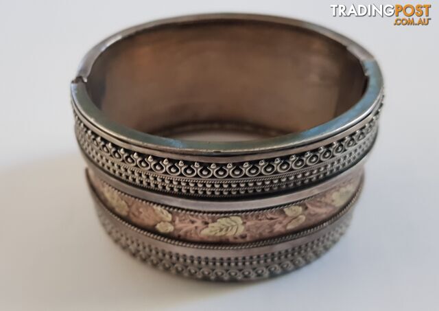 Antique (Victorian) Womens Bangle