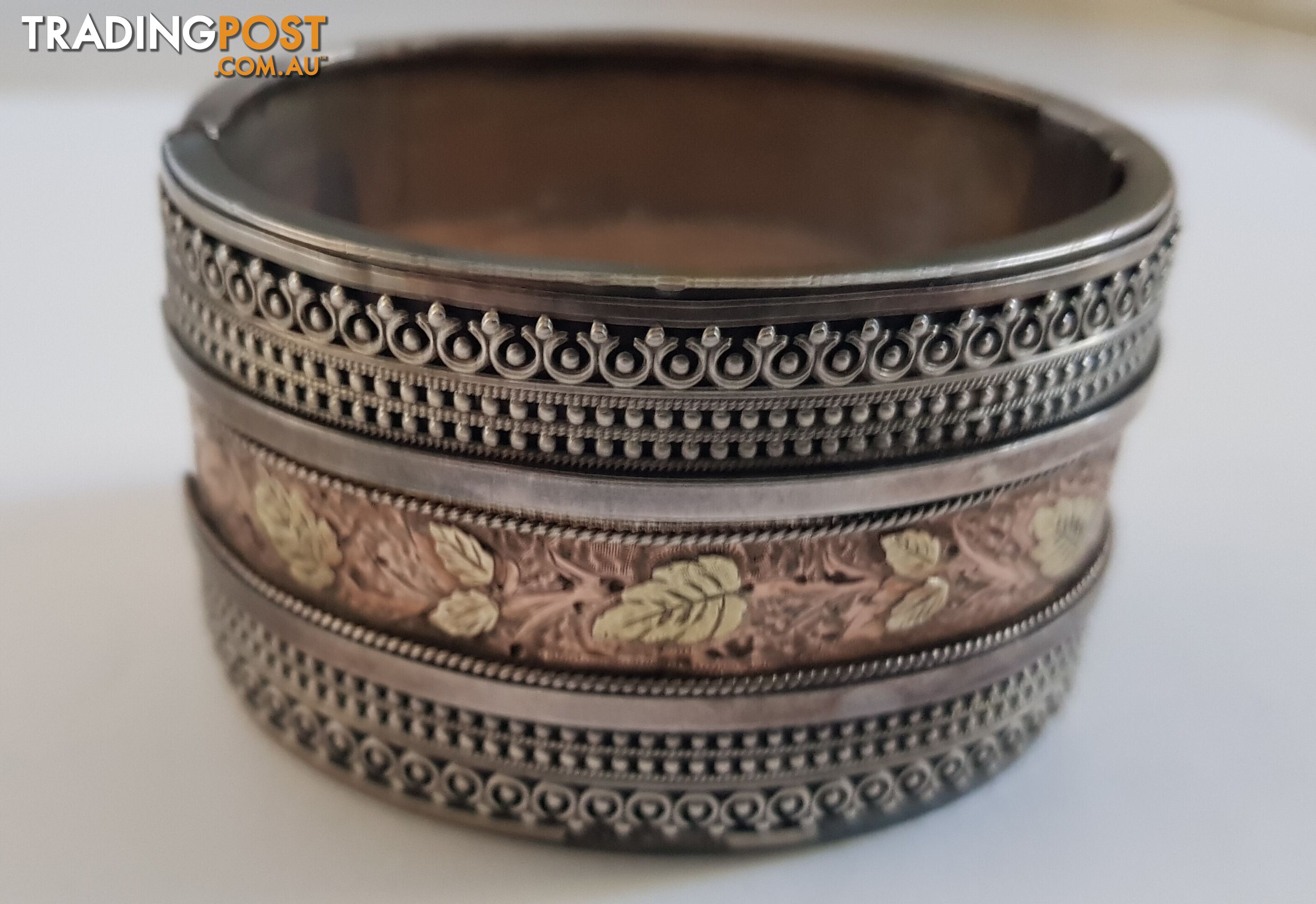 Antique (Victorian) Womens Bangle