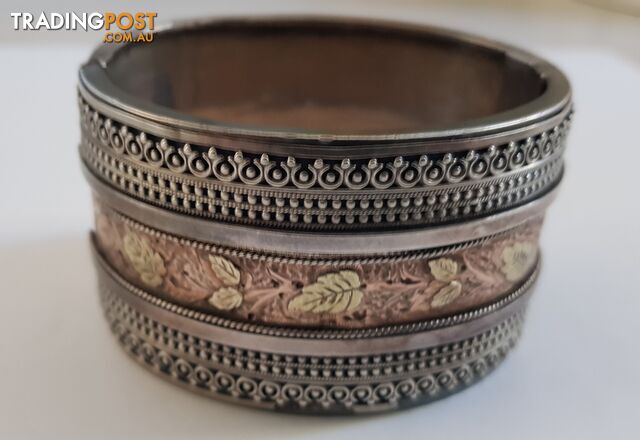 Antique (Victorian) Womens Bangle