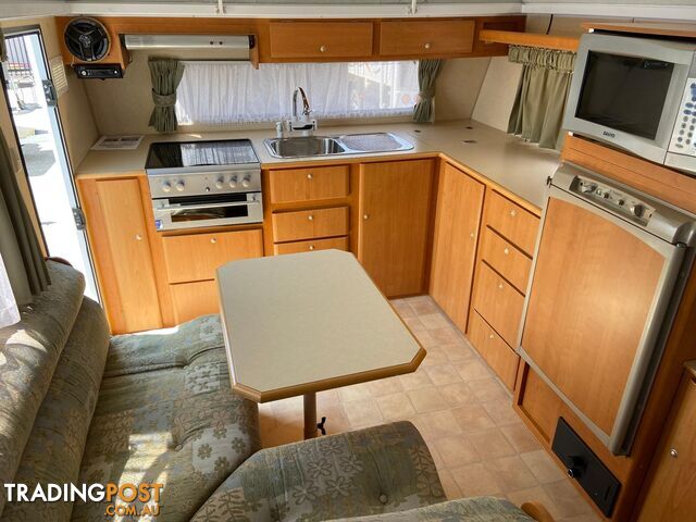 VY-ITEM PB-4 COL-LG-6 COL-XL-4 2DF45244F09369E16EA3F9117CA45157 PARAMOUNT INTREPID AUTOMATIC CARAVAN 2013 4-SEATS - photo 3 of 6