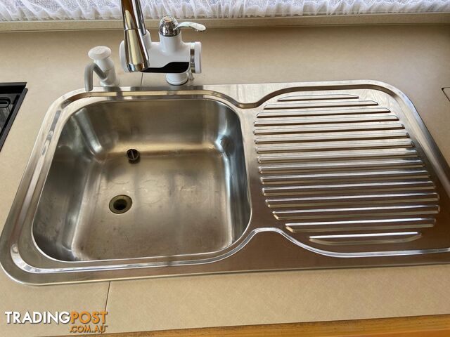 VY-ITEM PB-4 COL-LG-6 COL-XL-4 2DF45244F09369E16EA3F9117CA45157 PARAMOUNT INTREPID AUTOMATIC CARAVAN 2013 4-SEATS - photo 4 of 6