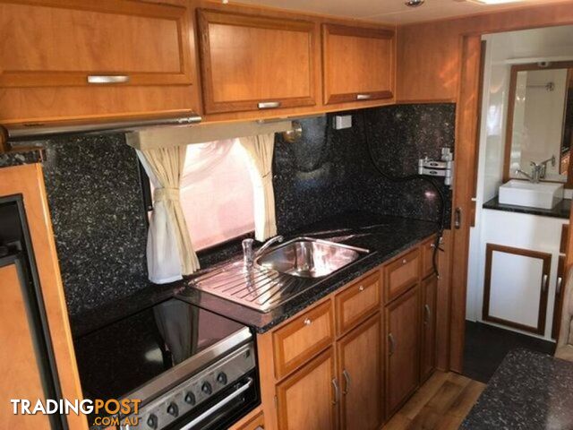 VY-ITEM PB-4 COL-LG-6 COL-XL-4 2DF45244F09369E16EA3F9117CA45157 JAYCO WESTPORT AUTOMATIC CARAVAN  1999 6-SEATS - photo 5 of 9
