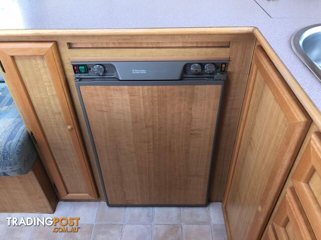 VY-ITEM PB-4 COL-LG-6 COL-XL-4 2DF45244F09369E16EA3F9117CA45157 JAYCO EXPANDA AUTOMATIC POP-TOP  2006 6-SEATS - photo 4 of 9