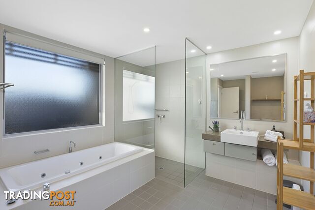 2002-2004 Huntingdale Drive MAGENTA NSW 2261