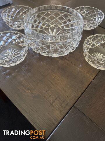 VINTAGE CUT GLASS SALAD OR DESSERT BOWL WITH 4 SMALL BOWLS