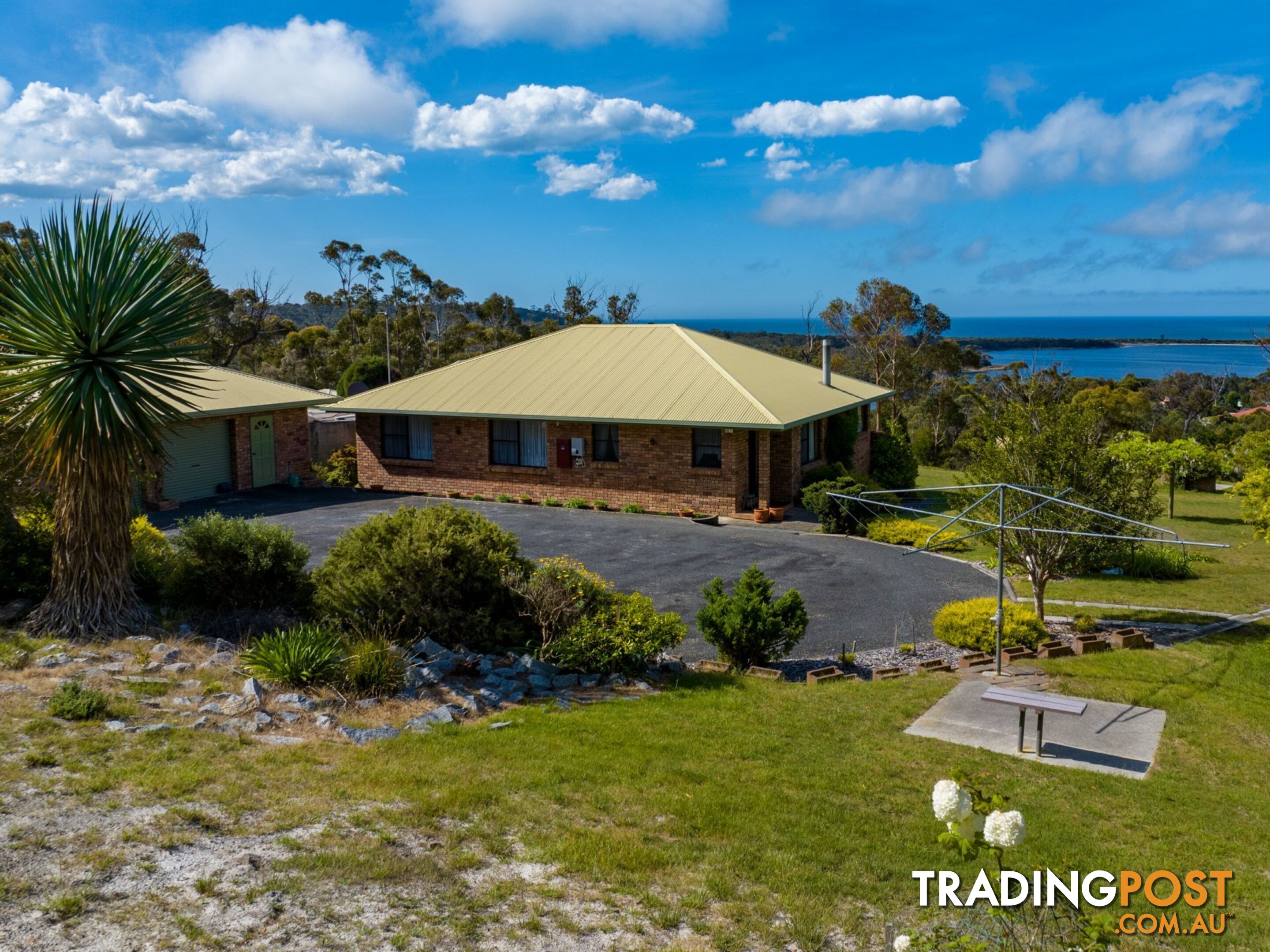 74 Gardens Road BINALONG BAY TAS 7216