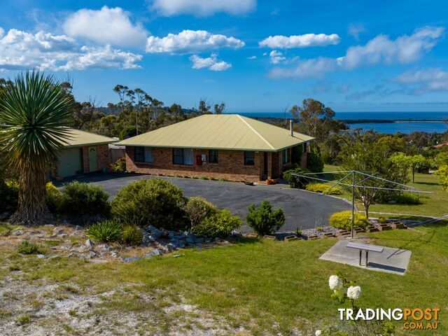 74 Gardens Road BINALONG BAY TAS 7216