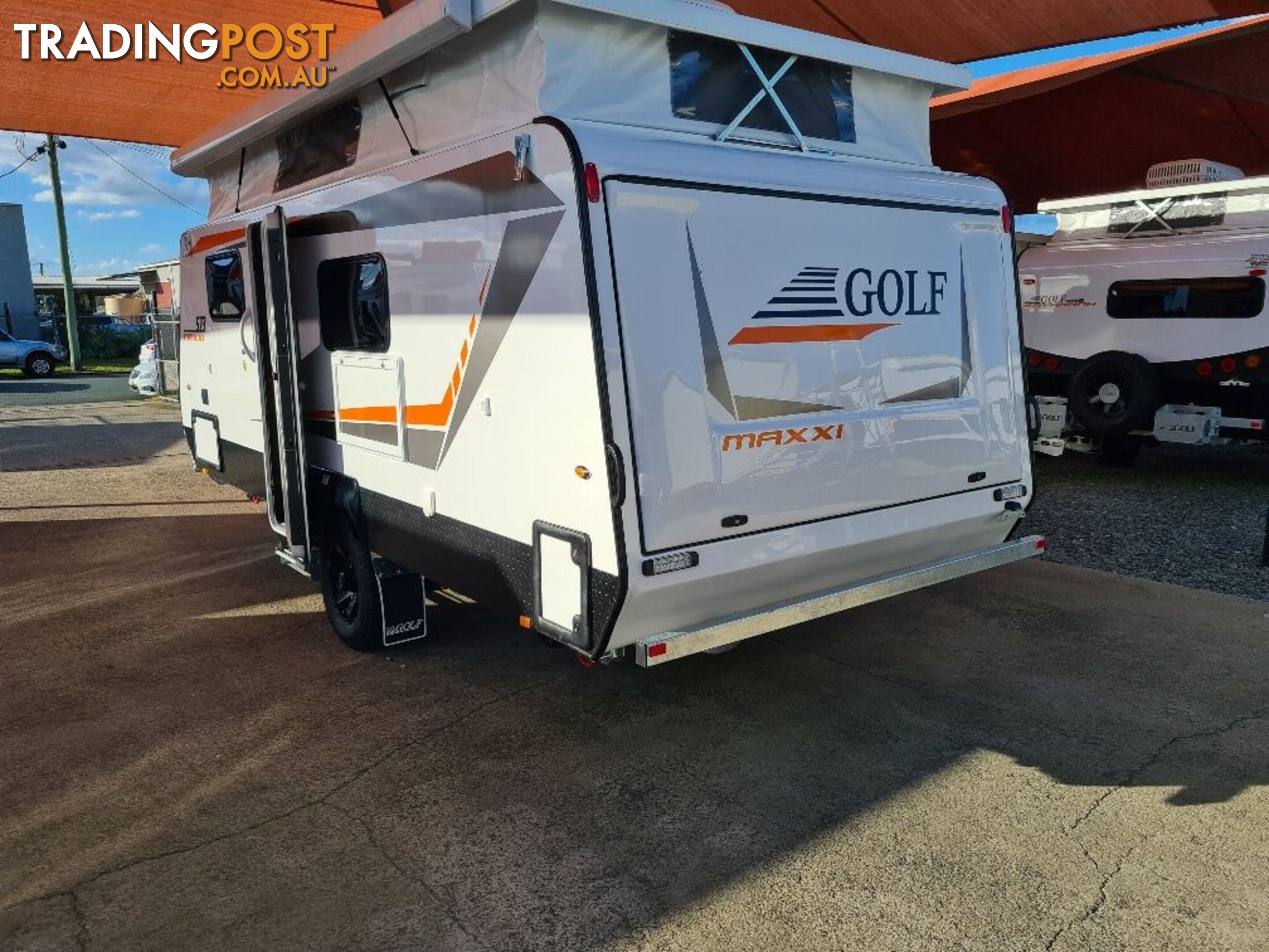 Golf Maxxi 573 pop top