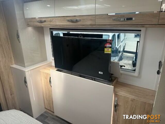 Avan Ovation M7 C Class - photo 2 of 22