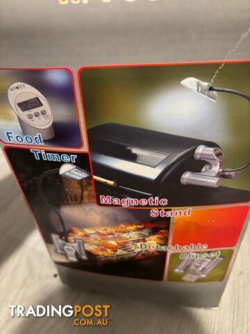 Magnetic BBQ Light BNIB