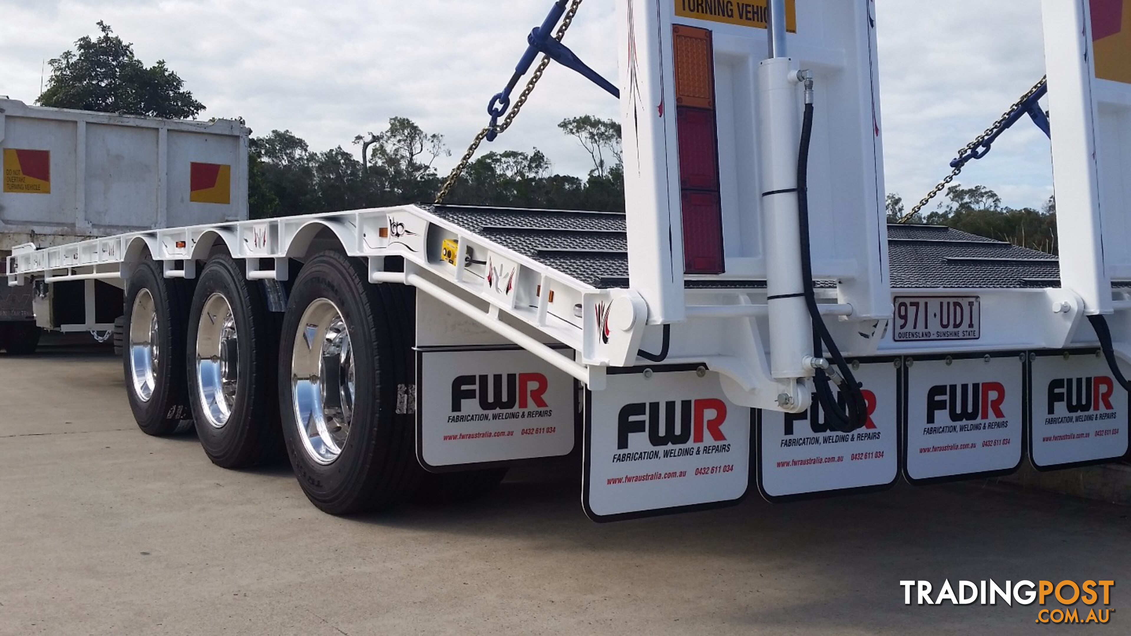 NEW 2023  Tri Axle Tag Trailer