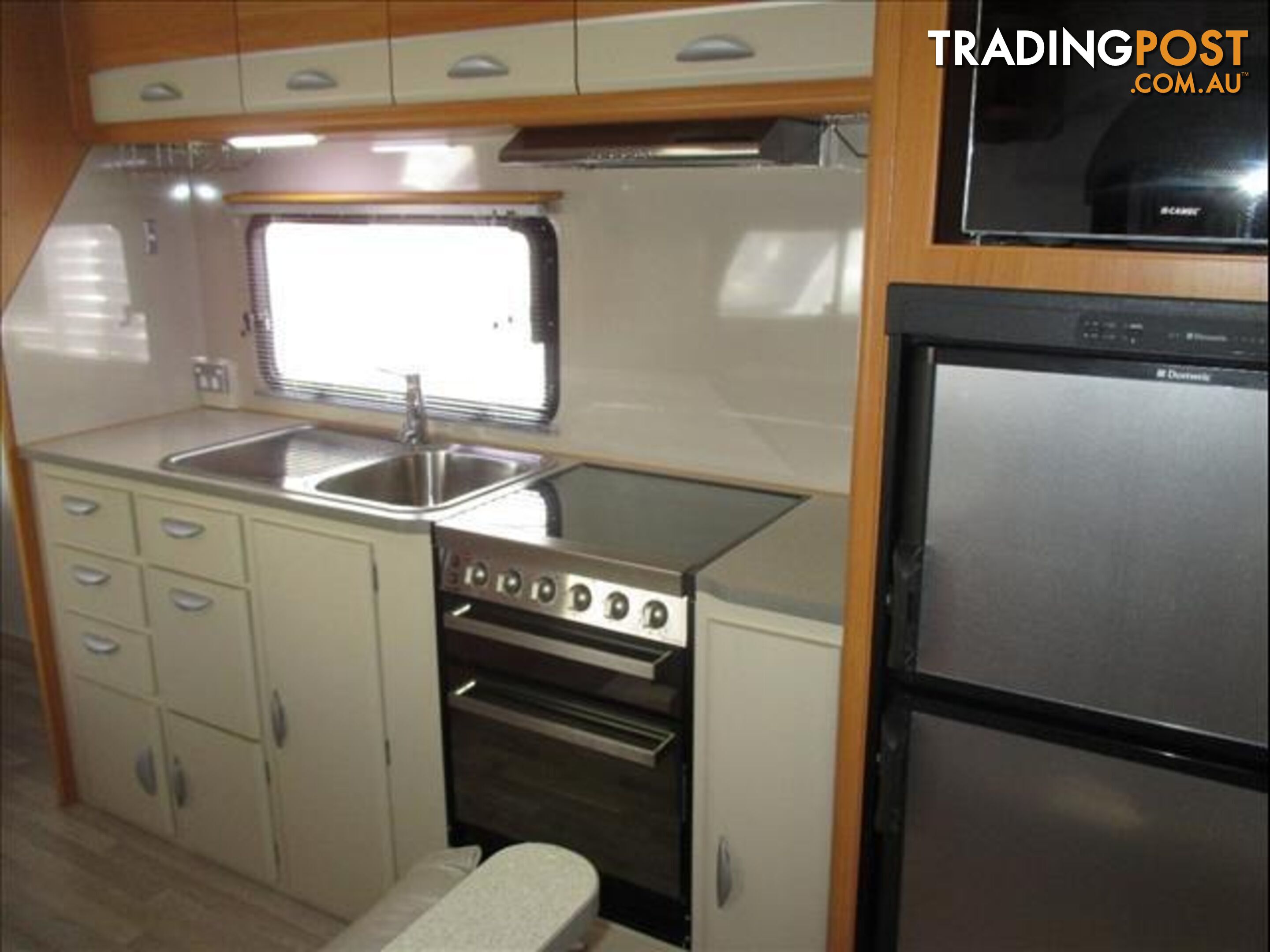 2013 Coromal LIFESTYLE L667s Semi Off Road Caravan