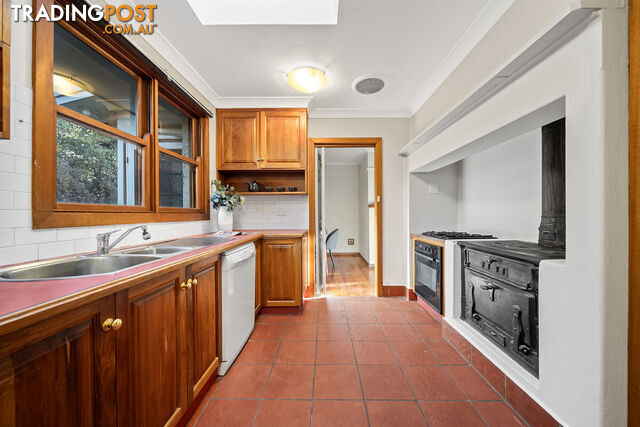 108 Strickland Crescent DEAKIN ACT 2600