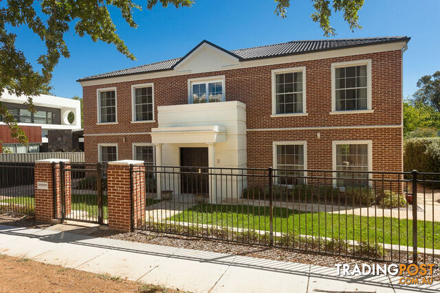 3 Francis Street YARRALUMLA ACT 2600