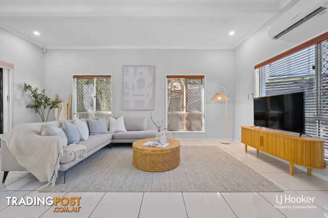 20 Melia Court EATONS HILL QLD 4037 - photo 3 of 25
