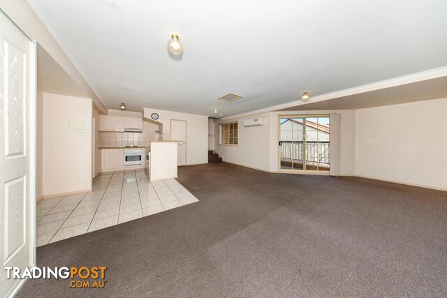70/11 Fawkner Street BRADDON ACT 2612 - photo 2 of 14