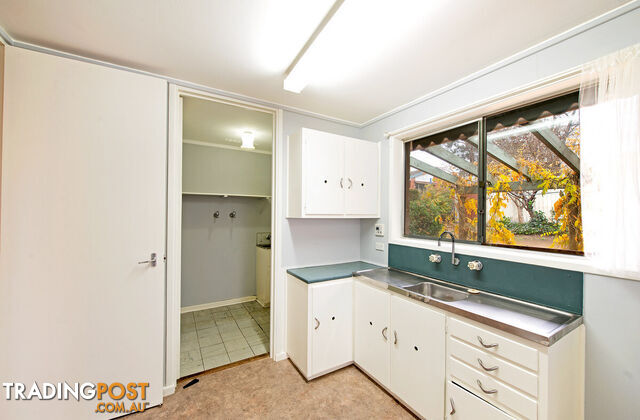 10 Bennelong Crescent MACQUARIE ACT 2614 - photo 2 of 8