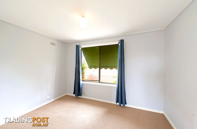 10 Bennelong Crescent MACQUARIE ACT 2614 - photo 3 of 8