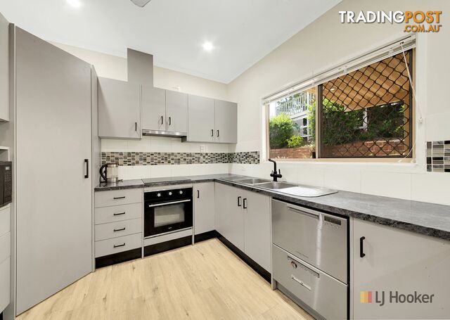 12 Saint Clements Close TELINA QLD 4680 - photo 4 of 24