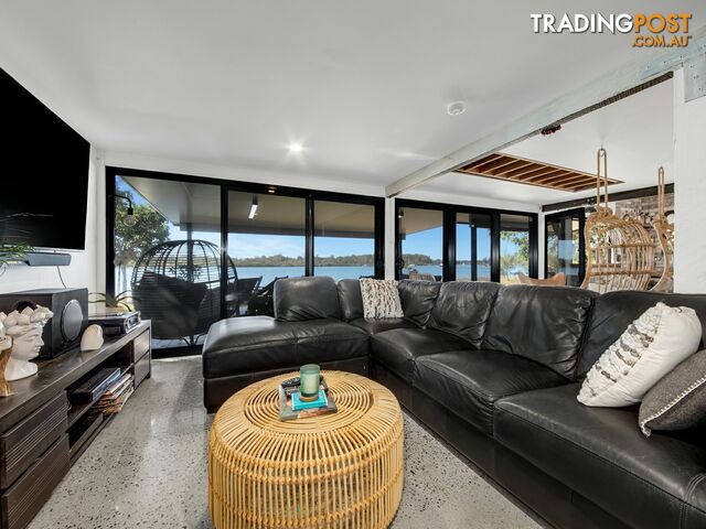 2 Island Esplanade BOYNE ISLAND QLD 4680