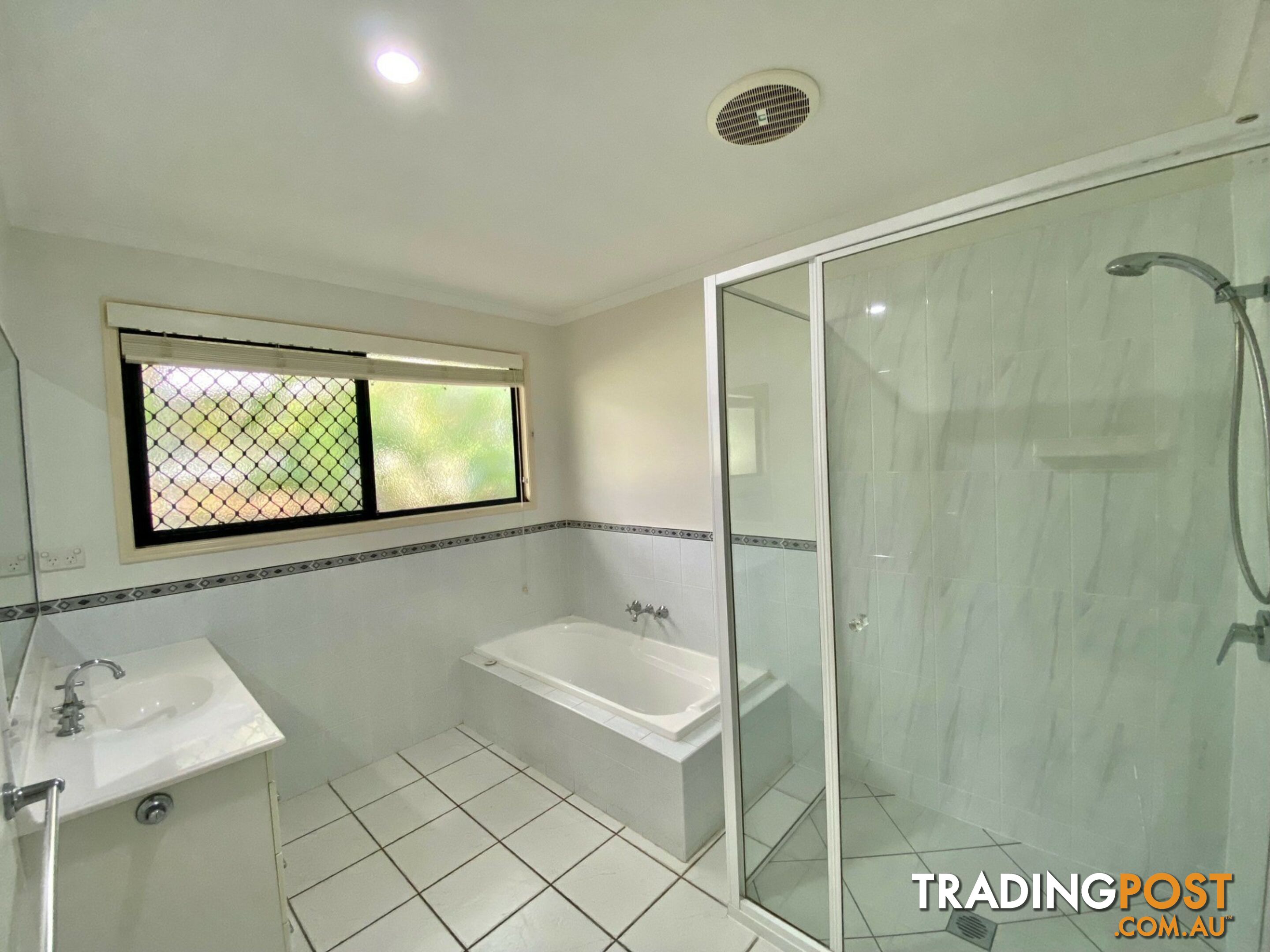 12 Sayre Crescent BOYNE ISLAND QLD 4680