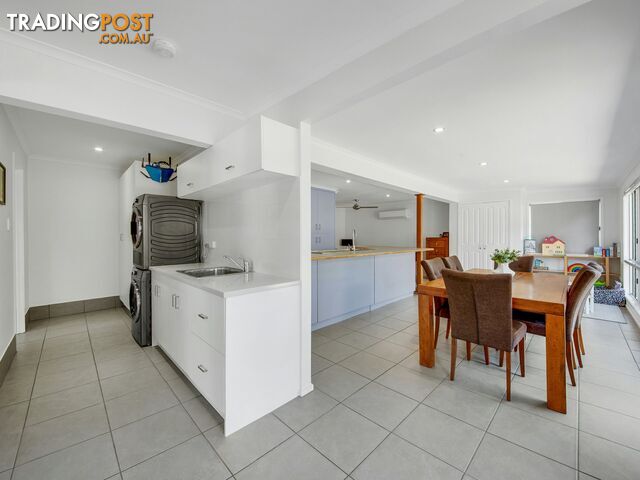 7 Elanora Street BOYNE ISLAND QLD 4680