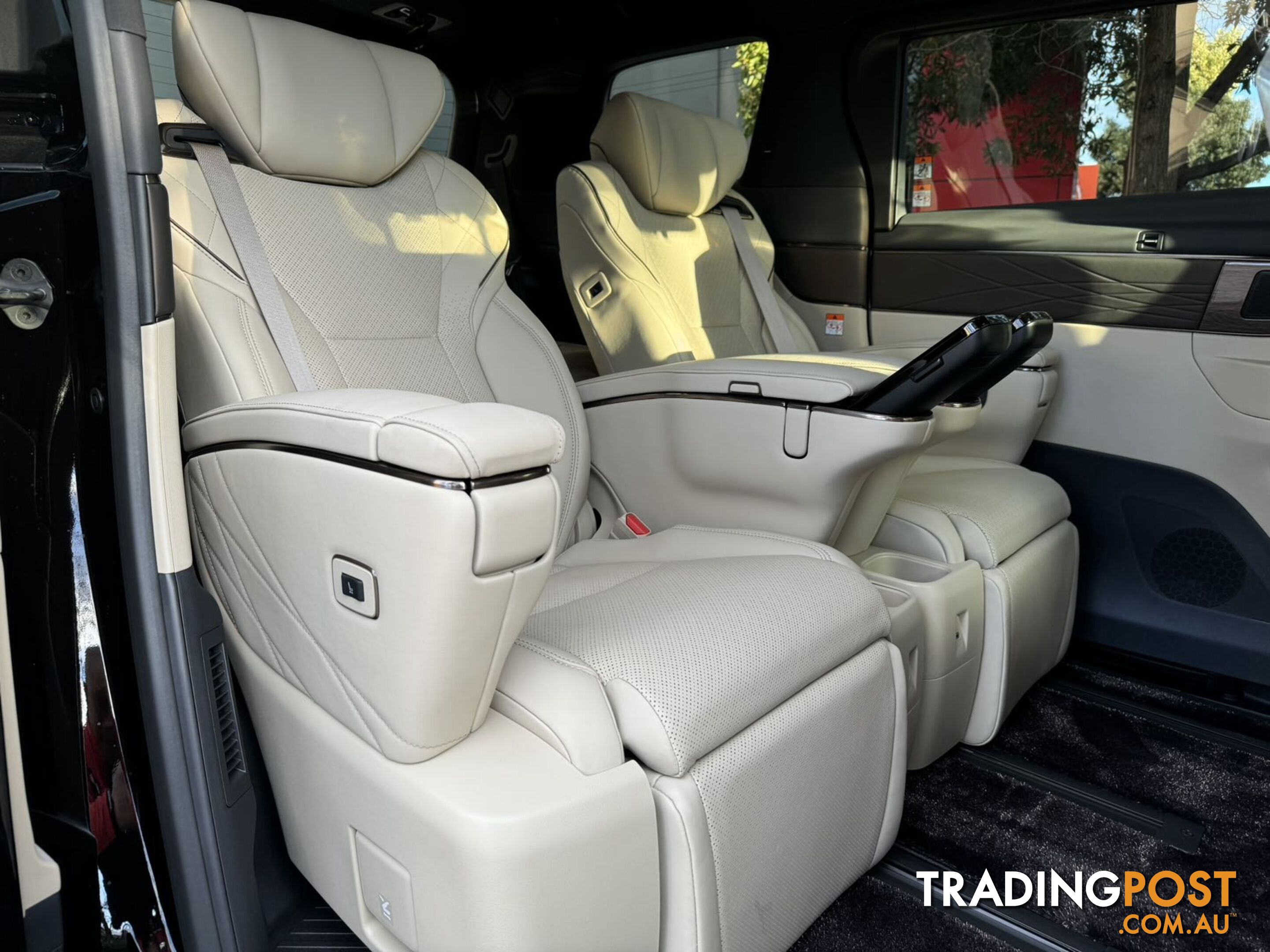 2024 TOYOTA ALPHARD EXECUTIVE LOUNGE AAHH45 WAGON