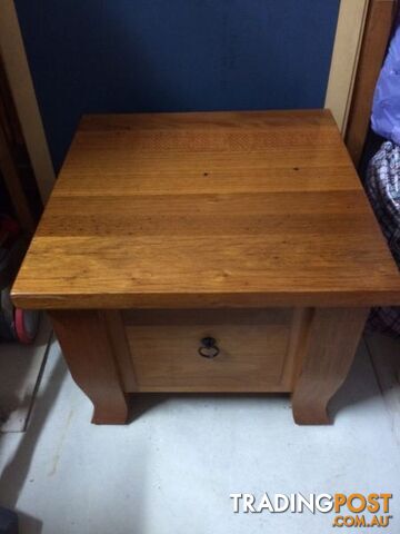 Wanted: Very beautiful lamp or coffee table with 1 draw