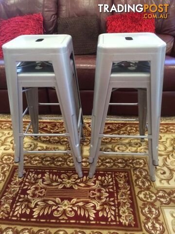 Wanted: Brand new Set of 4 Strong Metals Stools Bar