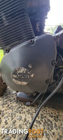 GSXR 750 engine complete 1988 k model. - photo 2 of 9
