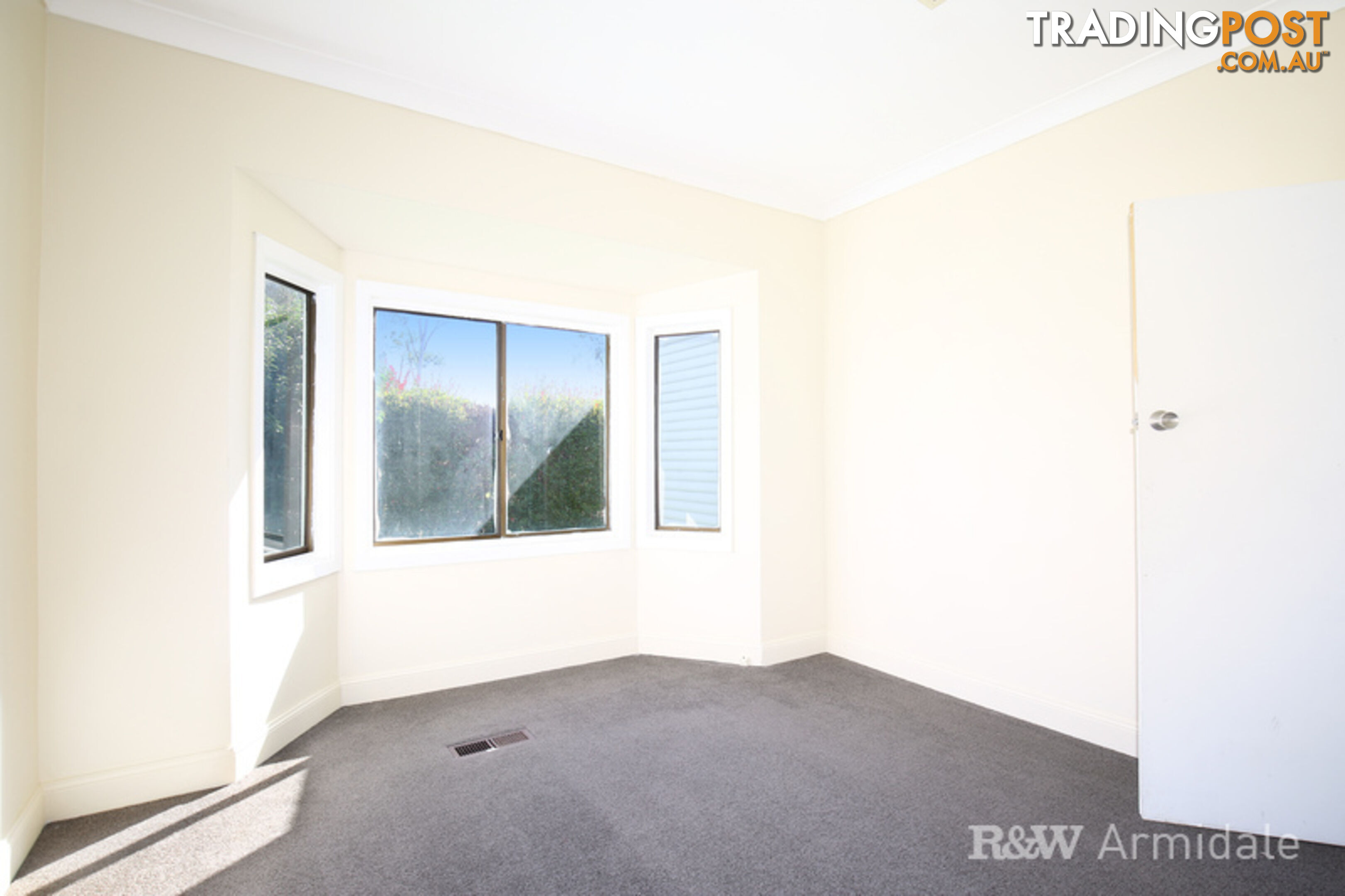 27 Duval Street ARMIDALE NSW 2350