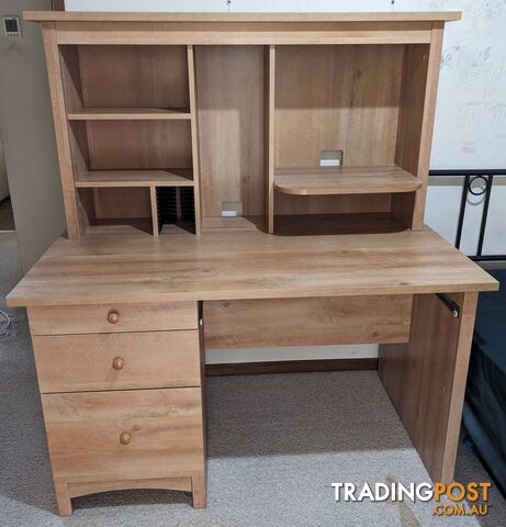 Sturdy Veneer Student Desk with Hutch