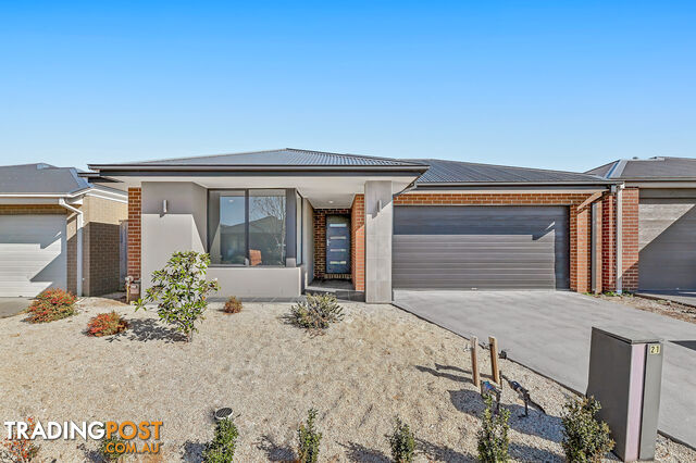 21 Monica Way BEACONSFIELD VIC 3807