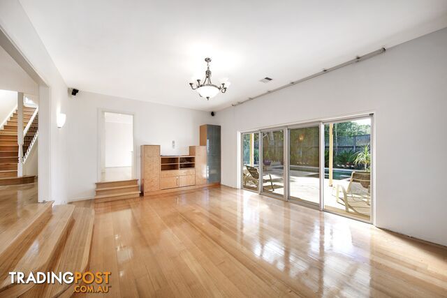 4 Nixon Court BENTLEIGH EAST VIC 3165 - photo 3 of 17