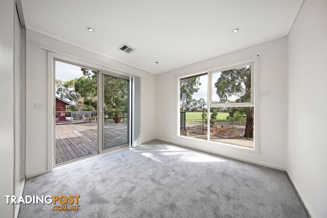 4 Nixon Court BENTLEIGH EAST VIC 3165 - photo 5 of 17