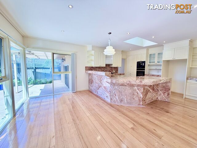 4 Nixon Court BENTLEIGH EAST VIC 3165 - photo 4 of 17