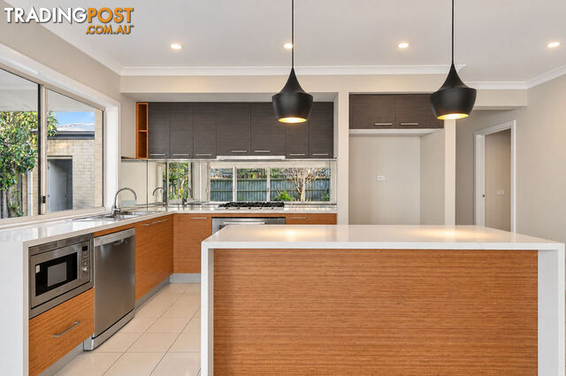 8 Mountainview Boulevard CRANBOURNE NORTH VIC 3977 - photo 5 of 21