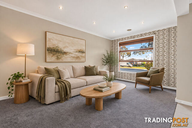 8 Mountainview Boulevard CRANBOURNE NORTH VIC 3977 - photo 2 of 21