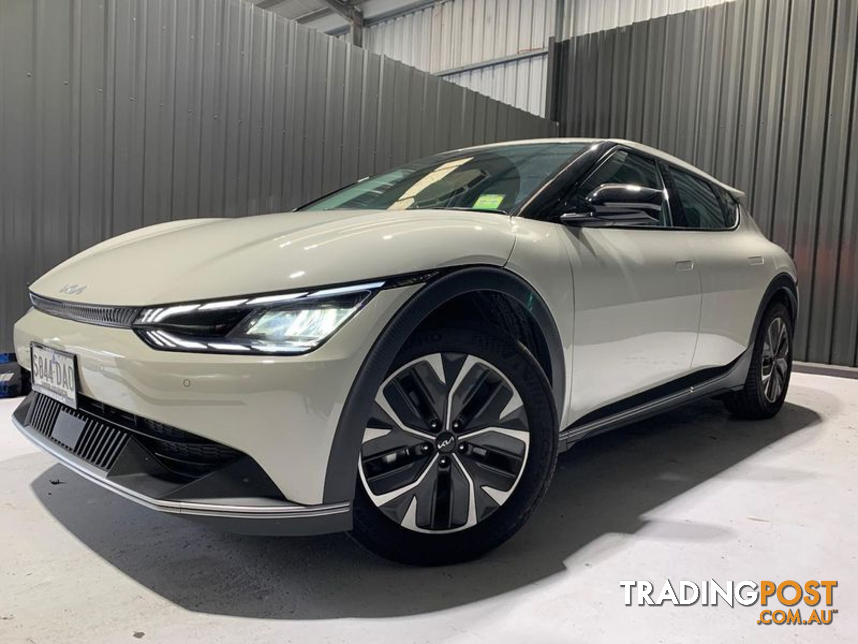 2023 Kia EV6 Air CV SUV