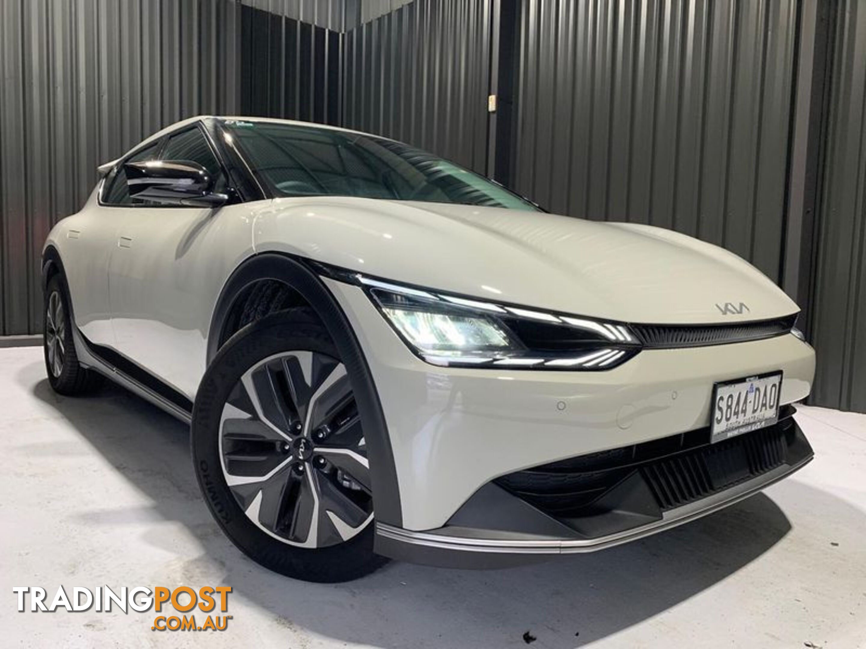 2023 Kia EV6 Air CV SUV