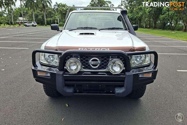 2011 NISSAN PATROL DX GU 6 CAB CHASSIS - photo 3 of 9