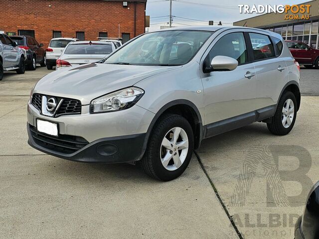 2011 NISSAN DUALIS   WAGON