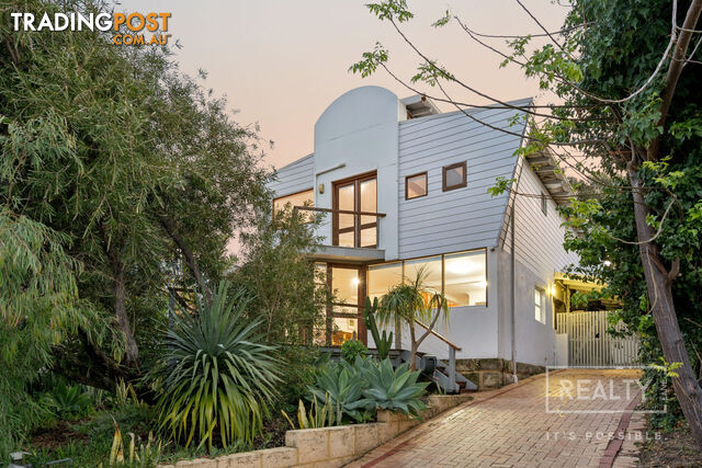 82 Chrysostom Street Trigg WA 6029