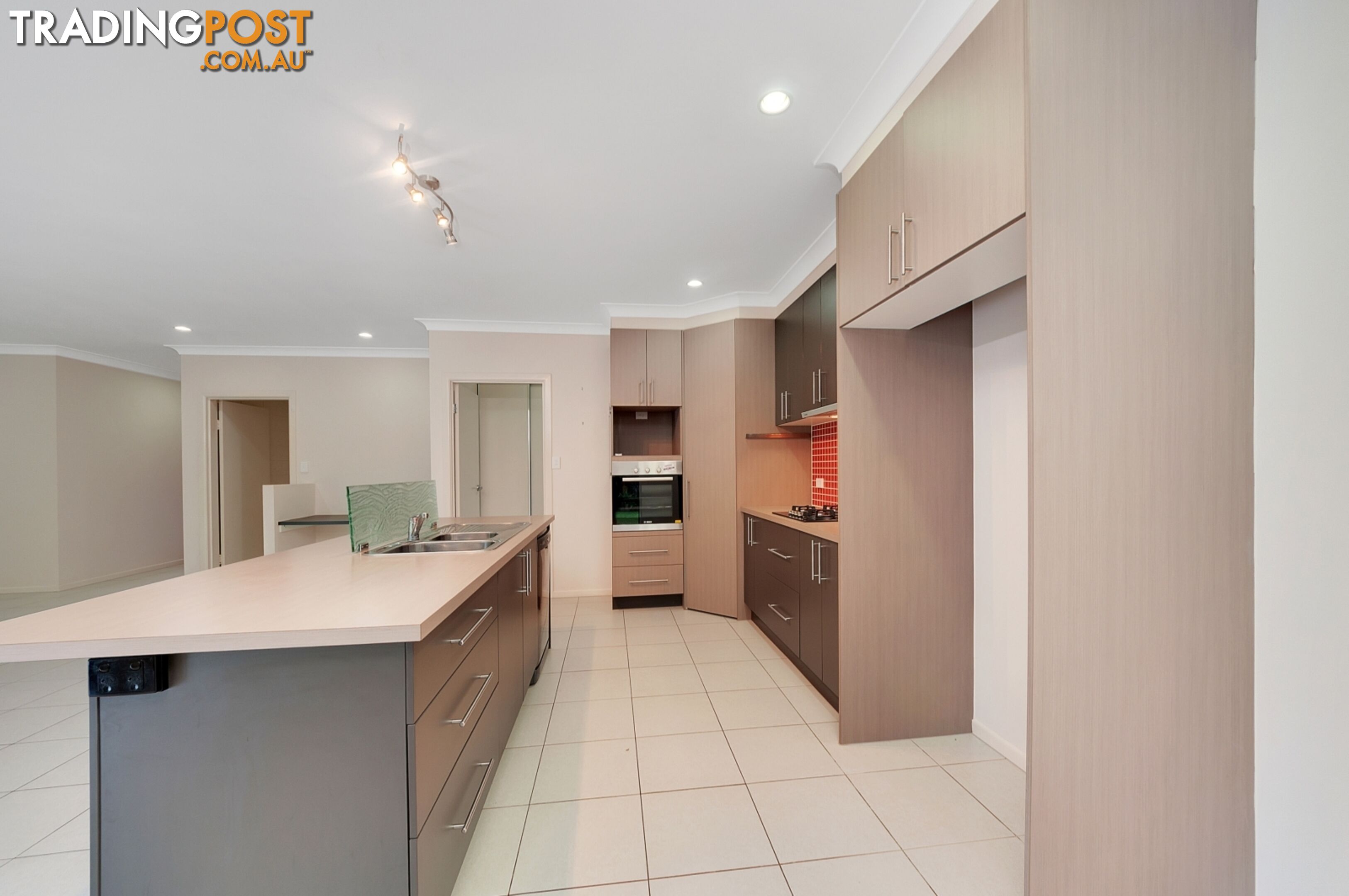 16 Lockyer Crescent BENTLEY PARK QLD 4869