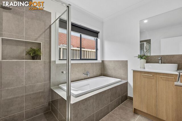 45 Viola Circuit CLYDE VIC 3978